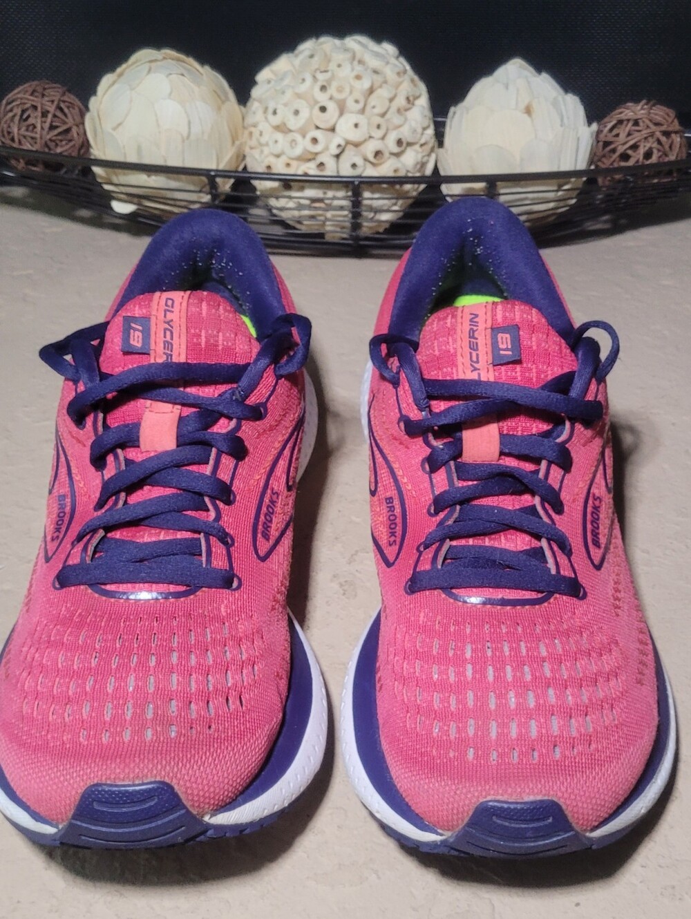 Size 8.5 M Brooks Glycerin 19 Red Running Womens Sneakers 1203431B623